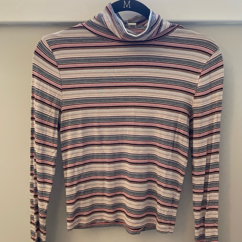 Long sleeve striped turtleneck